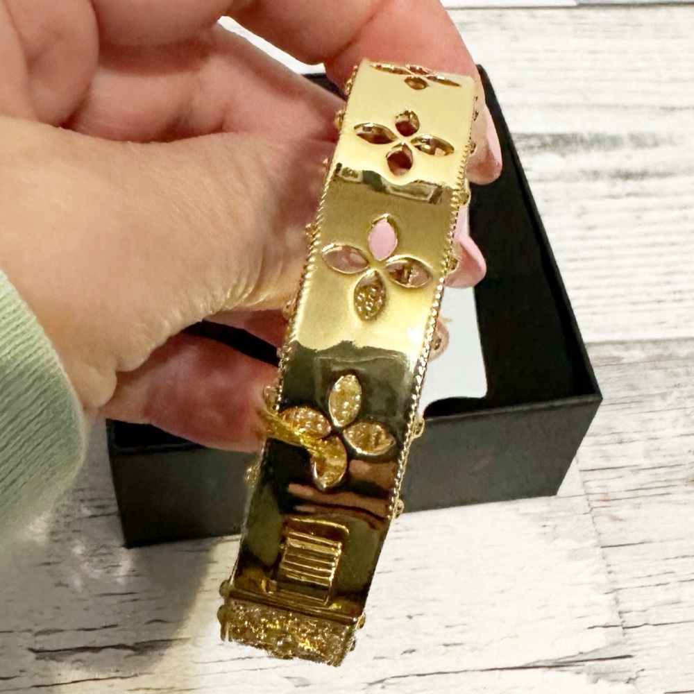 Eye Candy Los Angeles Gold Bangle Bracelet NWT